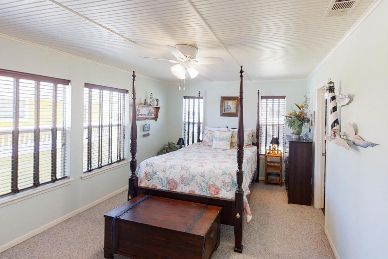 Escape From The Storm Bolivar Peninsula Exterior foto
