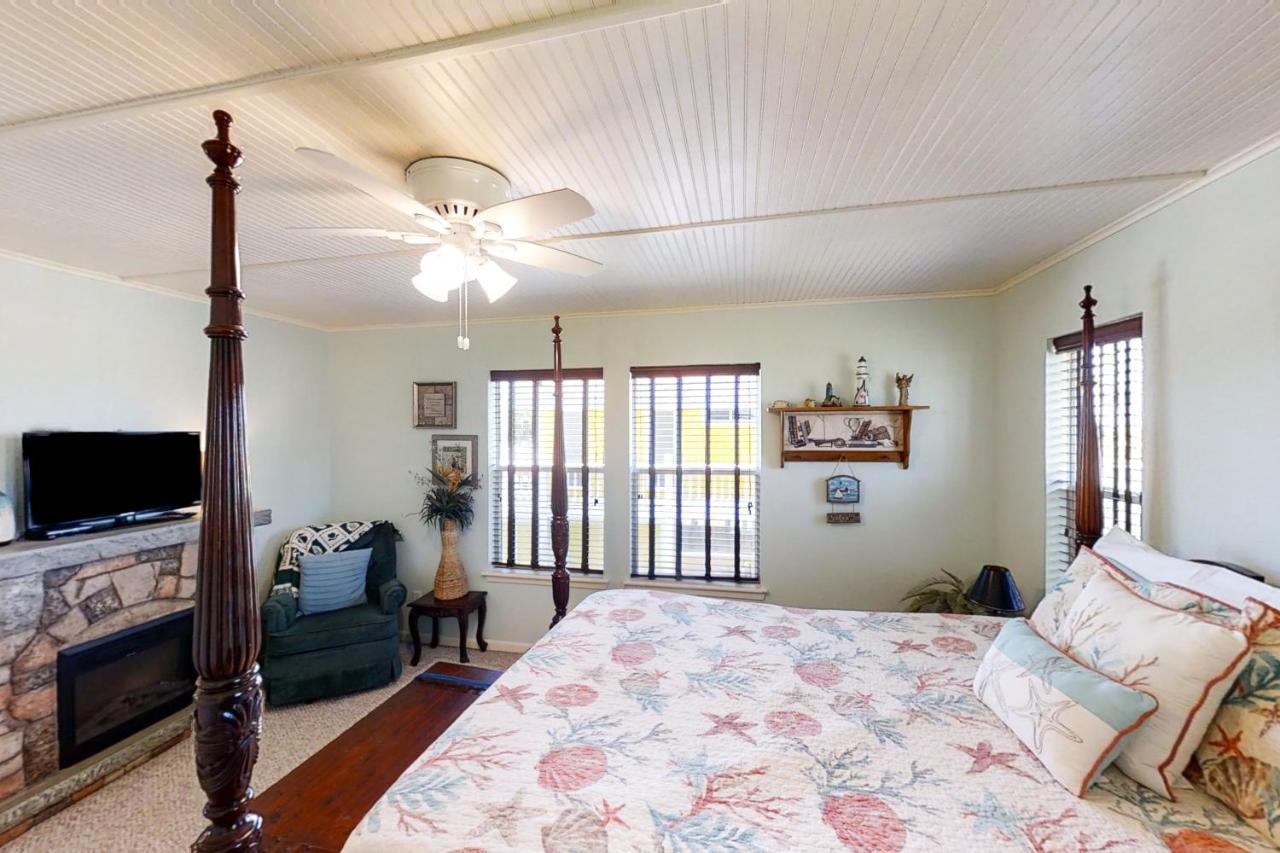 Escape From The Storm Bolivar Peninsula Exterior foto